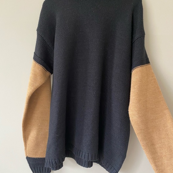 Report Turtle Neck - Picture 3 of 4